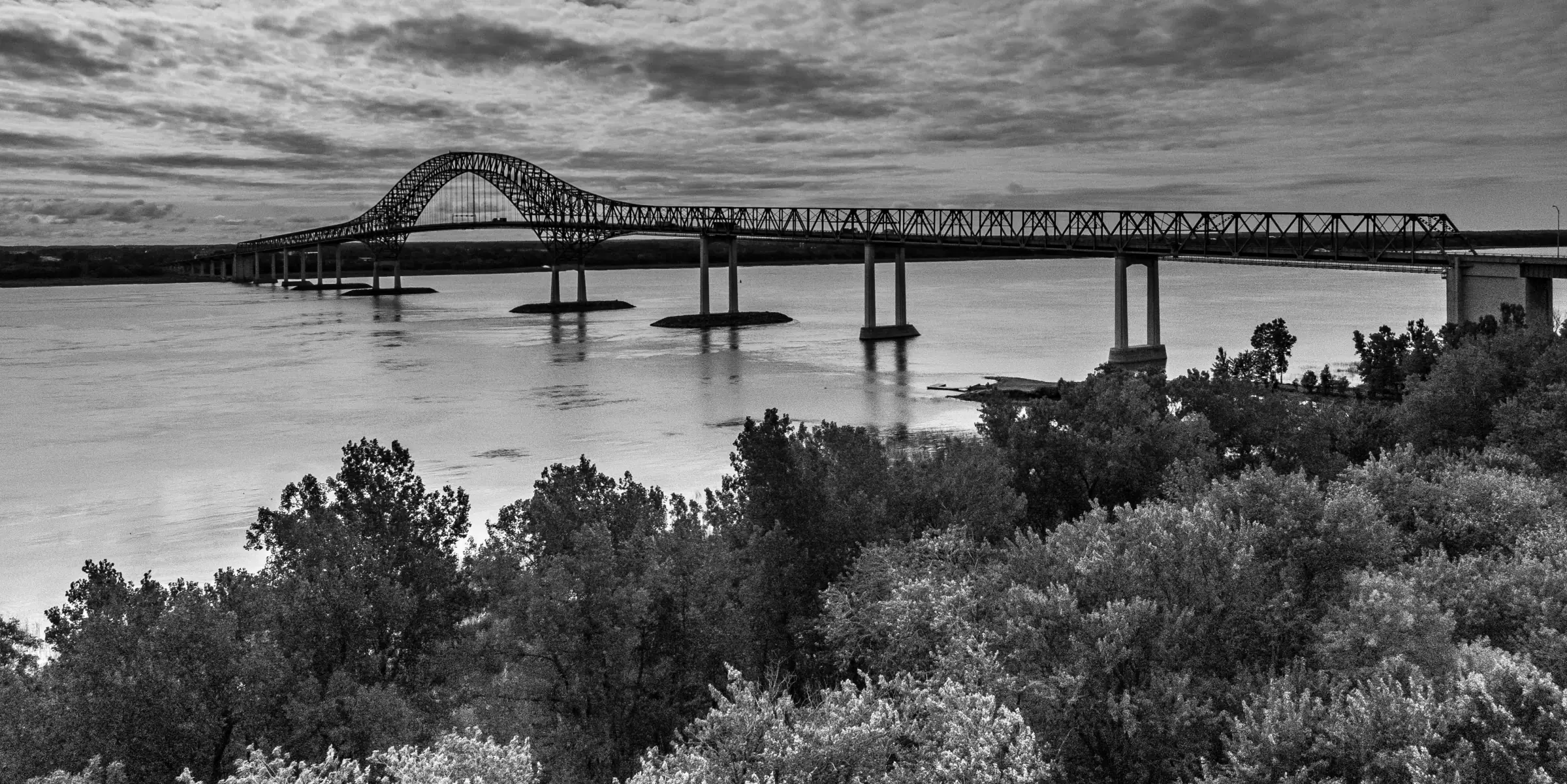 Le pont Laviolette au-dessus du fleuve Saint-Laurent